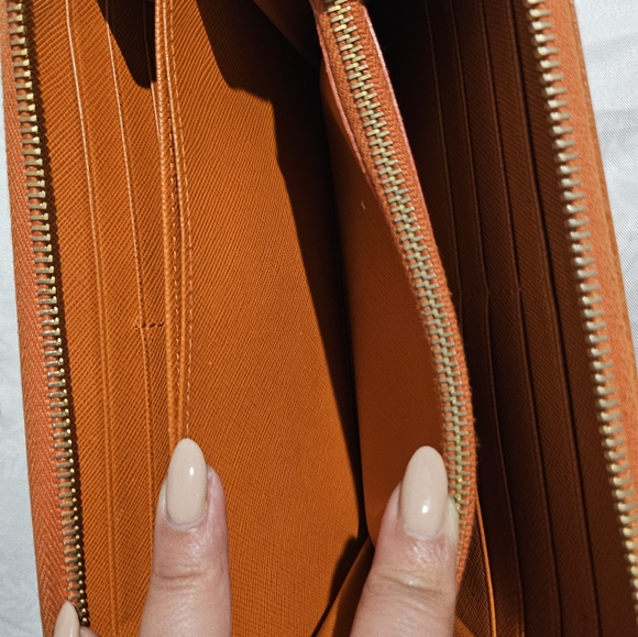 SET OF 2! Beautiful Prada Bow Wallets GUC Authentic in Pink and Orange - Picture 8 of 15